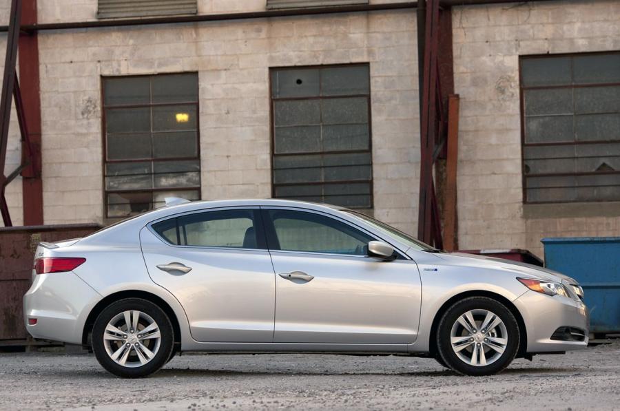  Acura ILX Hybrid (DE) 2012 года  (фото 31 из 60)